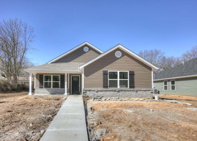 Property at 326 N Walnut Ave, Joplin, MO 64801, 3 beds, 2 baths