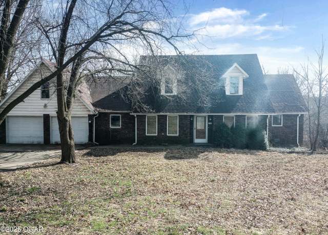 Property at 500 W 15th St, Cassville, MO 65625, 4 beds, 3.5 baths