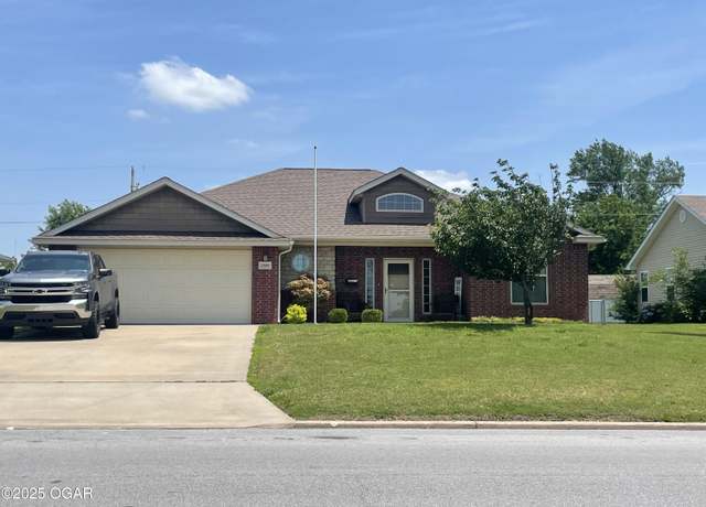 Property at 2509 Indiana Ave, Joplin, MO 64804, 3 beds, 2 baths