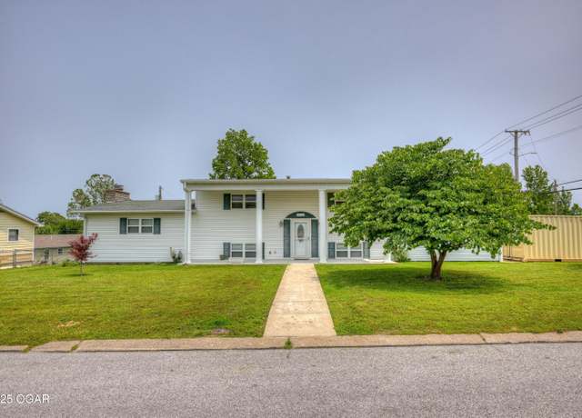 Property at 2521 Wisconsin Ave, Joplin, MO 64804, 4 beds, 1.5 baths