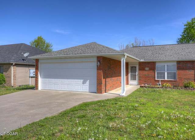 Property at 815 Wendy Ln, Carthage, MO 64836, 2 beds, 2 baths