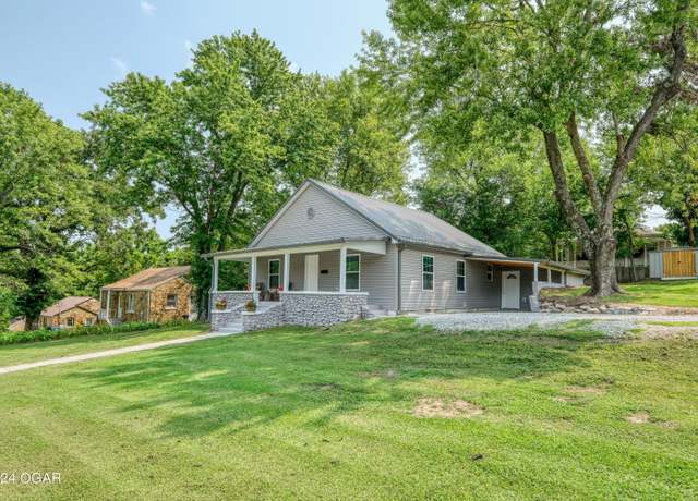Property at 625 S High, Neosho, MO 64850, 3 beds, 2 baths