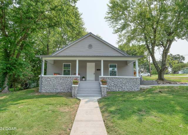 Property at 625 S High, Neosho, MO 64850, 3 beds, 2 baths
