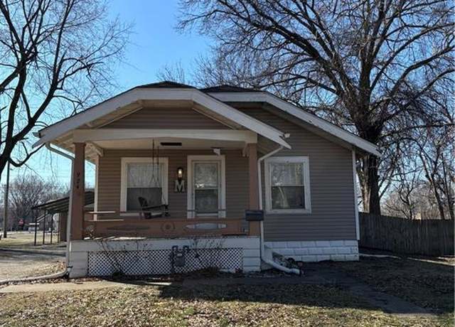 Property at 924 E 5th St, Pittsburg, KS 66762, 2 beds, 1 bath
