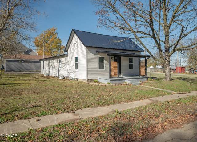 Property at 312 S Hall St, Webb City, MO 64870, 3 beds, 2 baths