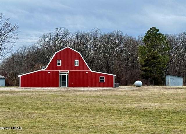 Property at 2288 Us-60, Seneca, MO 64865, 4 beds, 3.5 baths