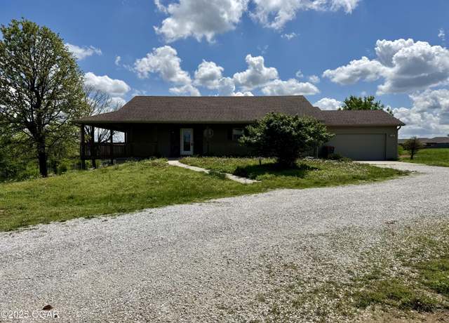 Property at 4404 E 20th St, Joplin, MO 64804, 3 beds, 2.5 baths