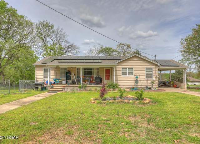 Property at 627 E 39th St, Joplin, MO 64804, 4 beds, 2 baths