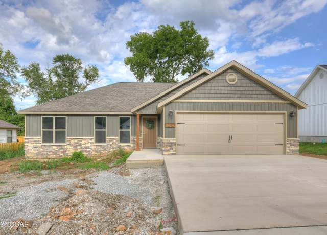 Property at 1242 Sheila Ann Dr, Carthage, MO 64836, 3 beds, 2 baths