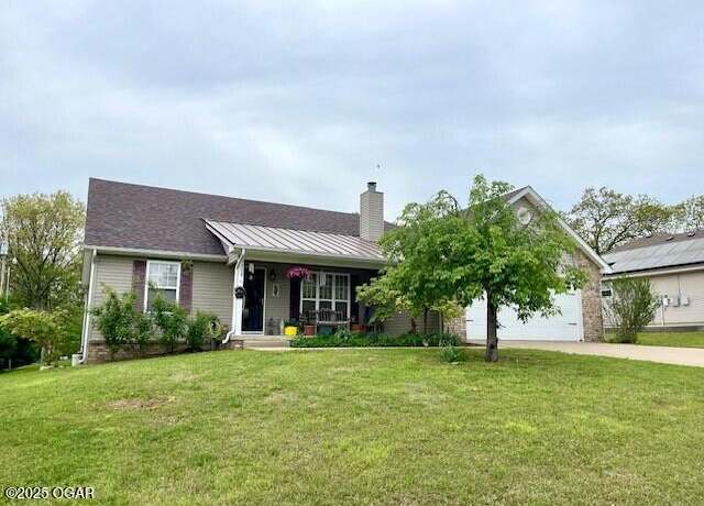 Property at 1768 W Elm Dr, Joplin, MO 64801, 3 beds, 2 baths
