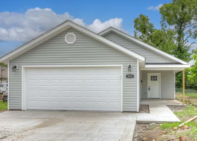 Property at 505 N Hall St, Webb City, MO 64870, 3 beds, 2 baths