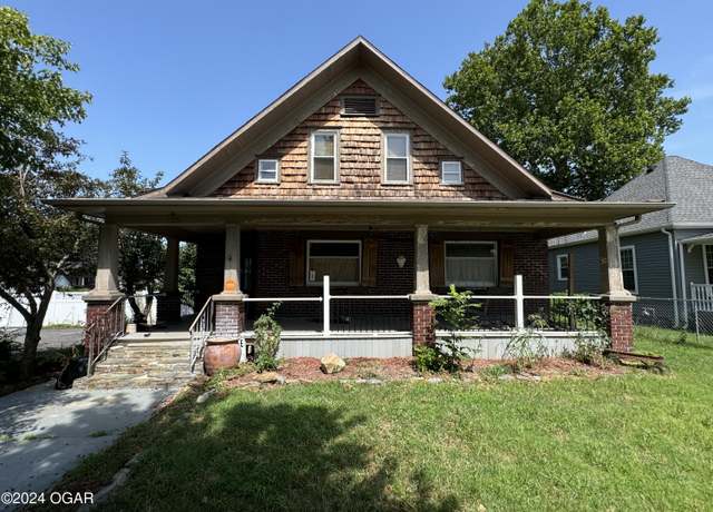 Property at 2105 S Wall Ave, Joplin, MO 64804, 4 beds, 3 baths