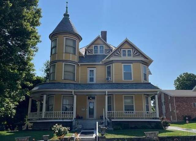 Property at 335 S Wood St, Neosho, MO 64850, 5 beds, 4.5 baths