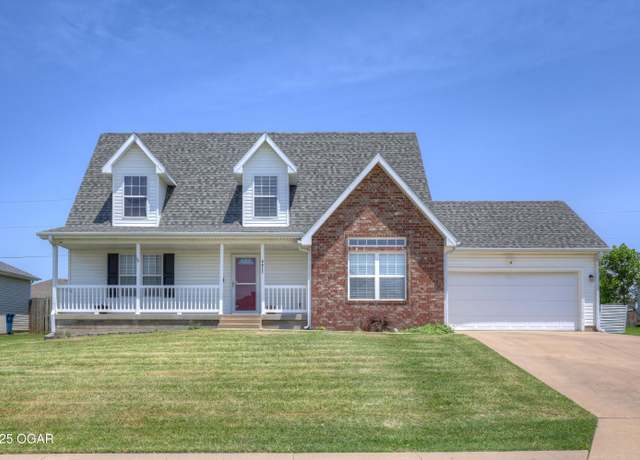 Property at 4411 W 29th St, Joplin, MO 64804, 4 beds, 2.5 baths