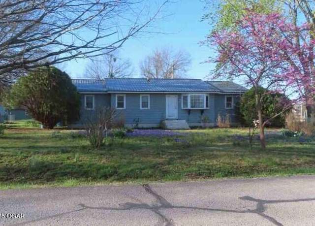 Property at 1622 Clarence St, Sarcoxie, MO 64862, 3 beds, 1.5 baths