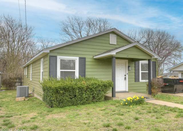 Property at 115 S Oliver Ave, Joplin, MO 64801, 3 beds, 2 baths