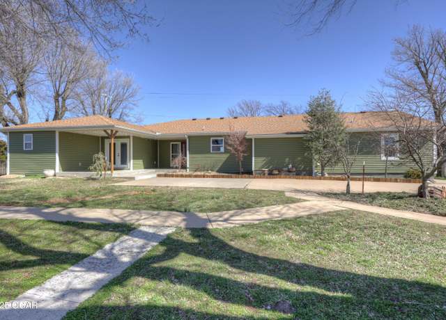 Property at 25009 Kafir Rd, Webb City, MO 64870, 4 beds, 3 baths