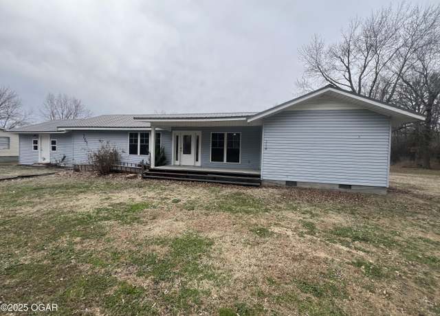 Property at 751 S 196th St, Pittsburg, KS 66762, 3 beds, 2.5 baths