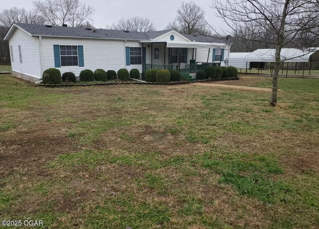 Property at 511 W Golubski Ave, Pierce City, MO 65723, 3 beds, 2 baths