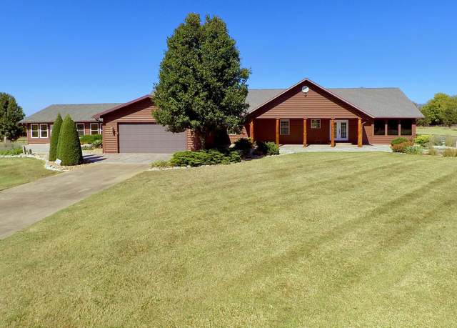 Property at 9617 County Lane 262 Ln, Carl Junction, MO 64834, 3 beds, 2.5 baths