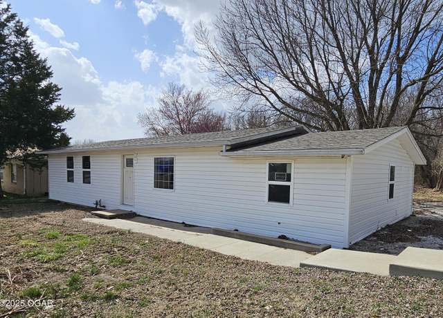 Property at 1632 N St Louis Ave, Joplin, MO 64801, 3 beds, 1 bath