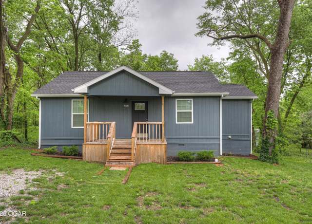 Property at 708 Jefferson Ave, Neosho, MO 64850, 2 beds, 1 bath