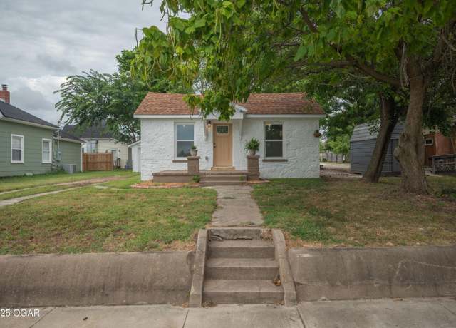 Property at 2118 S Jackson Ave, Joplin, MO 64804, 2 beds, 1 bath