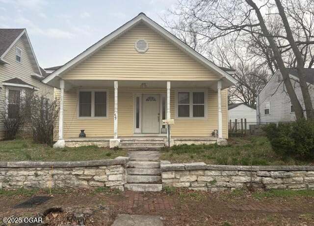 Property at 427 N Wall Ave, Joplin, MO 64801, 2 beds, 1 bath