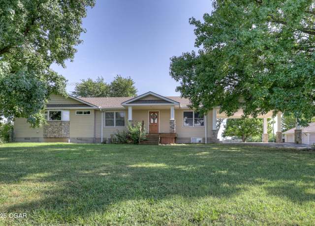 Property at 407 E Central Rd, Lamar, MO 64759, 4 beds, 4 baths