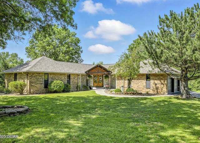 Property at 5774 Pine Tree Cir, Loma Linda, MO 64804, 4 beds, 3.5 baths