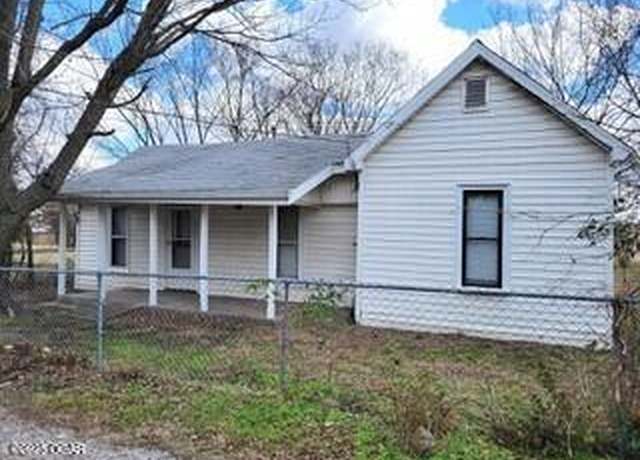 Property at 1629 W 3rd St, Joplin, MO 64801, 2 beds, 1 bath