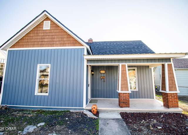 Property at 2119 S Jackson Ave, Joplin, MO 64804, 3 beds, 1 bath