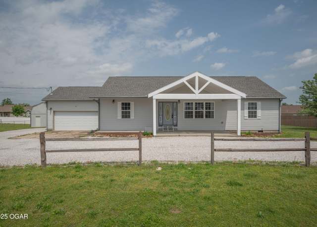 Property at 4561 E 26th St, Joplin, MO 64804, 3 beds, 2.5 baths