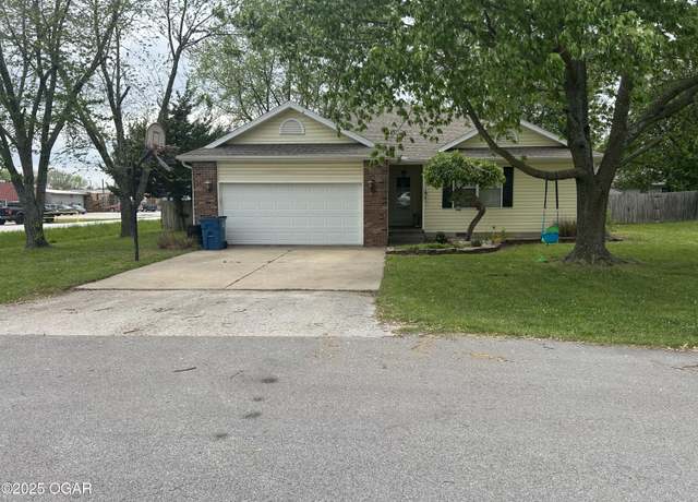 Property at 1911 Jackson St, Lamar, MO 64759, 3 beds, 2 baths
