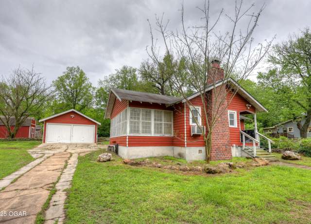 Property at 206 Clark Dr, Joplin, MO 64804, 2 beds, 1 bath