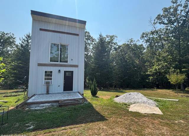 Property at 4932 Goldfinch Rd, Joplin, MO 64804, 1 bed, 2 baths