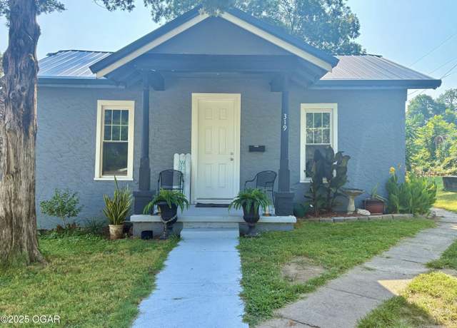 Property at 319 S Washington St, Neosho, MO 64850, 3 beds, 1.5 baths