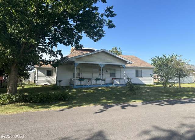Property at 110 E Russell St, Goodman, MO 64843, 3 beds, 2 baths