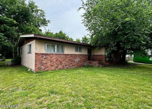 Property at 1601 S Saint Louis Ave, Joplin, MO 64804, 3 beds, 1.5 baths