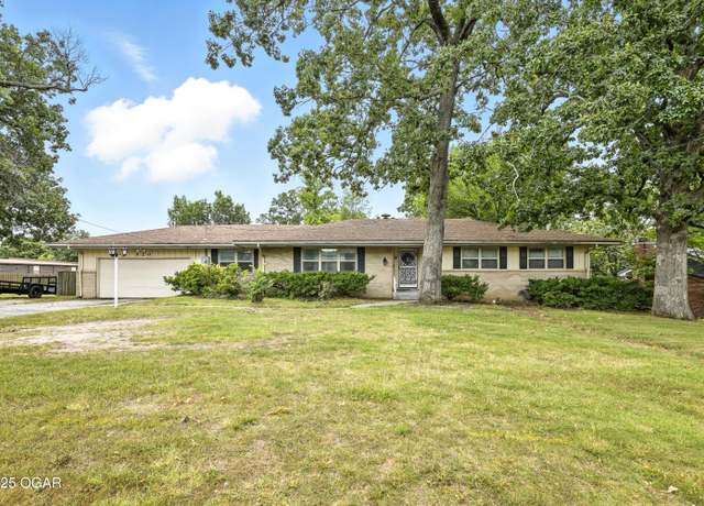 Property at 520 E 34th St, Joplin, MO 64804, 3 beds, 2 baths