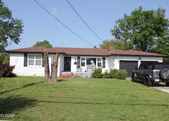 Property at 4118 S Main St, Joplin, MO 64804, 3 beds, 2 baths