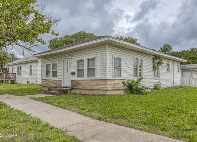 Property at 602 N Grand Street St, Pittsburg, KS 66762, 3 beds, 2 baths