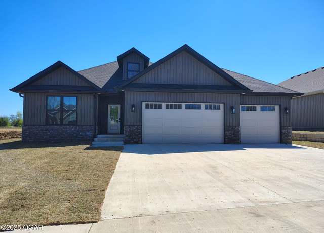 Property at 4402 W Par Ln, Joplin, MO 64804, 5 beds, 3 baths
