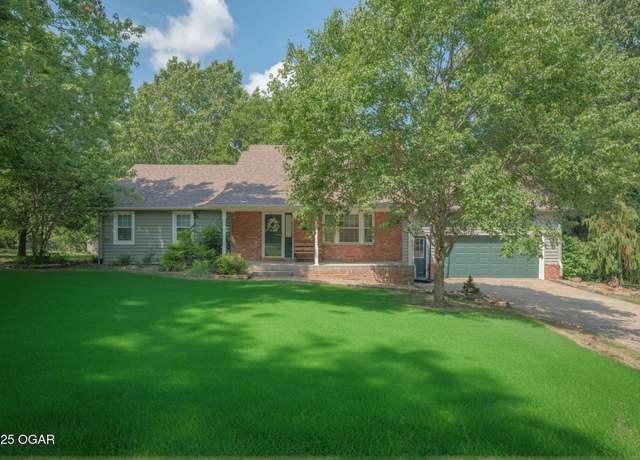 Property at 2210 Sunset Cir, Neosho, MO 64850, 3 beds, 3 baths