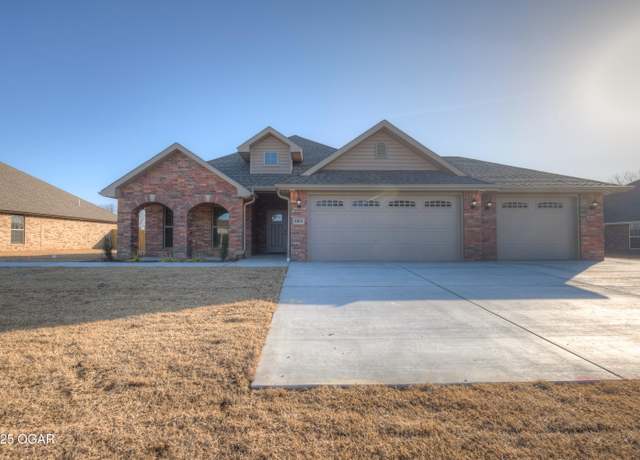 Property at 1814 Fountain Rd Unit j, Webb City, MO 64870, 3 beds, 2 baths