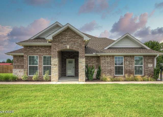 Property at 1818 Fountain Rd, Webb City, MO 64870, 3 beds, 2 baths