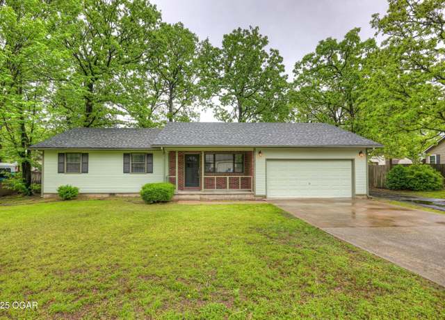 Property at 113 Anita Dr, Carl Junction, MO 64834, 3 beds, 2 baths