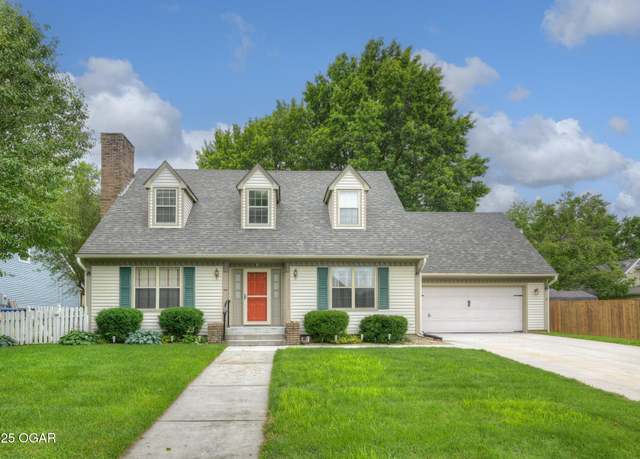 Property at 724 Lexington Dr, Webb City, MO 64870, 3 beds, 2.5 baths
