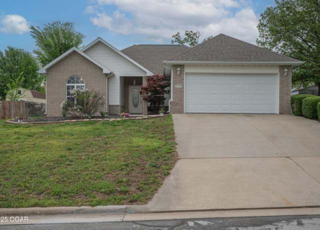 Property at 2731 N Iowa Ave, Joplin, MO 64801, 3 beds, 2 baths