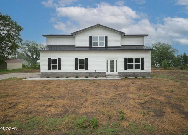 Property at 503 Valley View St, Carl Junction, MO 64834, 3 beds, 2.5 baths